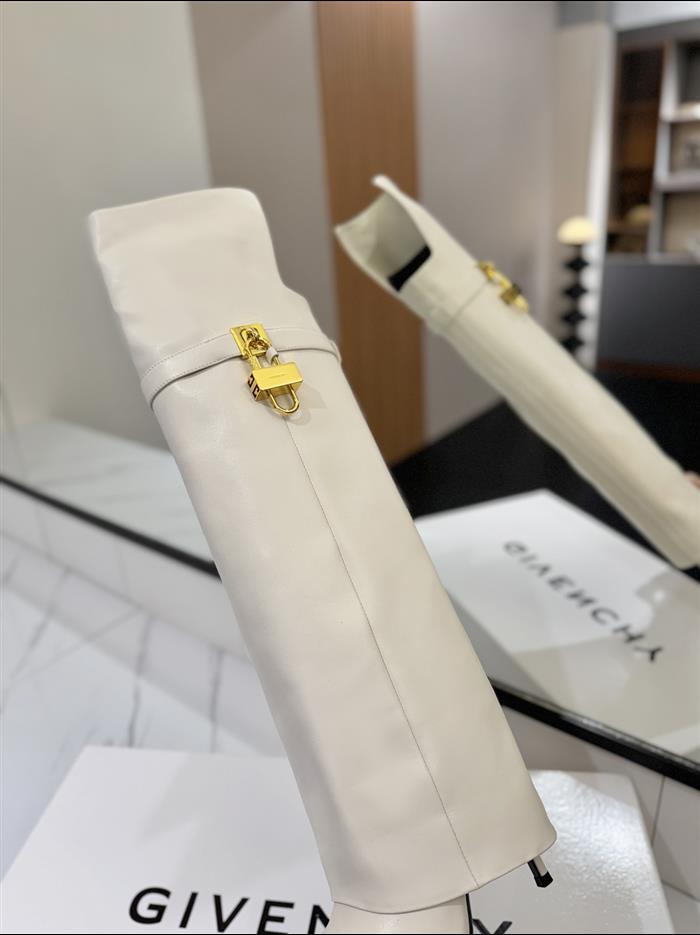 20251128174450377 590